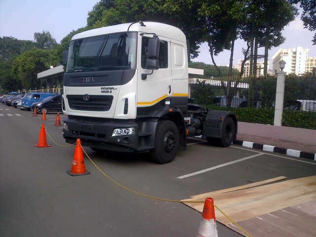 Saat Pasar Lesu, Tata Motors Justru Tawarkan Truk Anyar