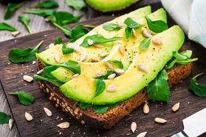 Kandungan Vitamin E dan Asam Lemak Tak Jenuh pada Alpukat Bikin Kulit Mulus