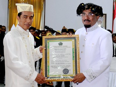 Jokowi Terima Gelar Biji Nagara Madafolo