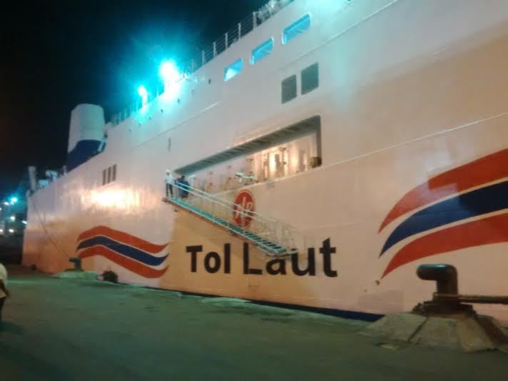 Kapal 'Tol Laut' Pertama Tiba di Tanjung Perak, Lampung 