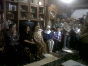Menlu Retno Marsudi Melayat ke Rumah Duka Hery Listyawati di Yogyakarta