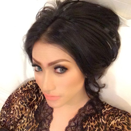 Bantah AA Dirinya, Amel Alvi Unggah Foto Selfie di Instagram