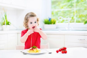 Cuaca Tak Menentu, Pastikan Gizi si Kecil Tercukupi Agar Tak Gampang Sakit