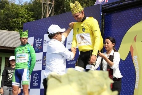 Pouly di Ambang Juara