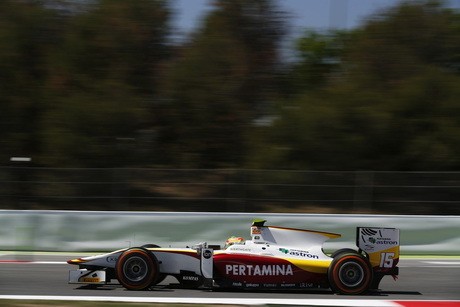 Rio Finis Keempat di Feature Race