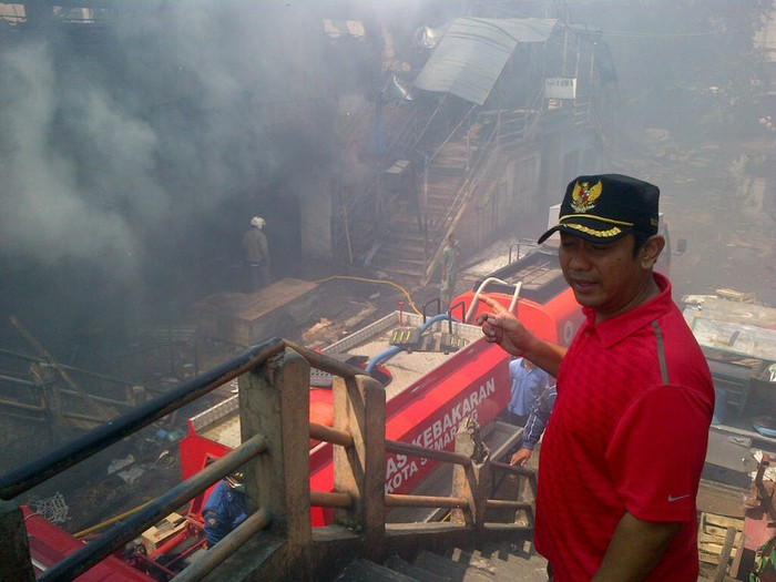 Api di Pasar Johar Diperkirakan Baru Padam Seminggu ke Depan