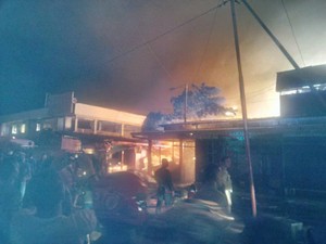 Hembusan Angin Sebabkan Kebakaran Pasar Johar Merambat ke Yaik Permai