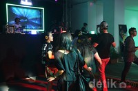 Ditambah dengan kehadiran Gorillaz Sound System DJ Set yang menghadirkan remix dari beberapa hits dari grup bentukan Damon Albarn.