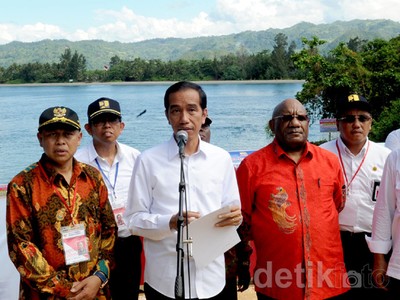 Jokowi Blusukan di Jayapura