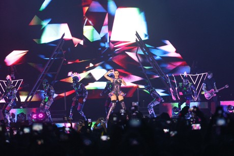 Katy Perry Ajak KatyCats Jakarta Ajarkan Bahasa Indonesia di Panggung