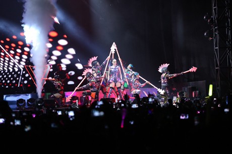 Konser Futuristik yang Meriah dari Katy Perry untuk Jakarta