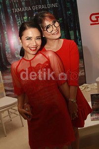 Tamara ikut membantu menulis buku biografi Uthe. Pool/Gus Mun/detikFoto.