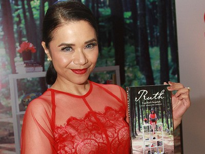 Foto-foto Perilisan Buku Biografi Ruth Sahanaya