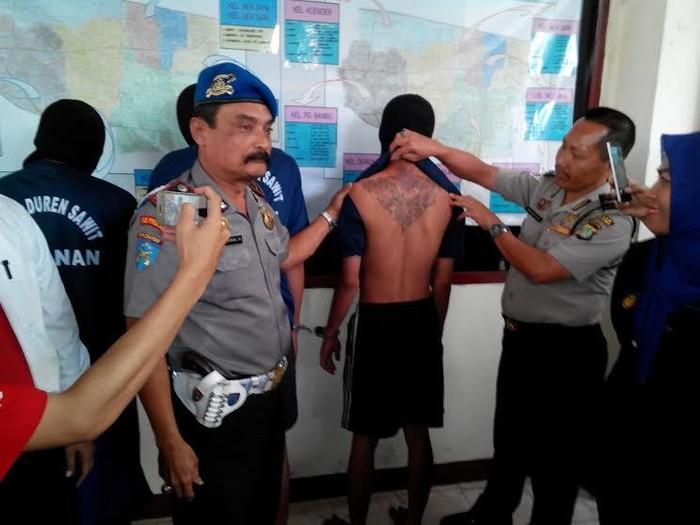 Begal Sadis di Duren Sawit: Cewek Ditakutin Golok, Motor Langsung Dikasih!