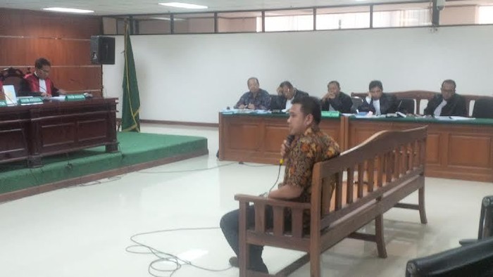 Eks Staf Sebut Sutan Bagikan Duit ke Anggota DPR di Pondok Indah