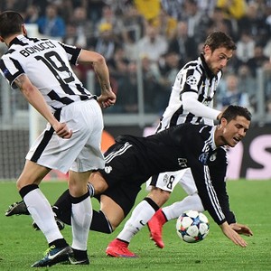 Lichtsteiner: Madrid Tak Cuma Ronaldo