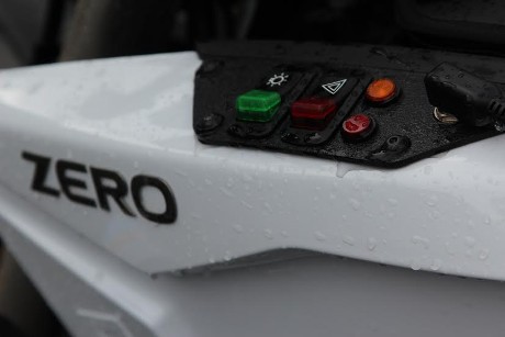 Lebih Dekat dengan Motor Listrik Zero Model Polisi