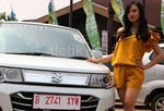 Yessica, Suka Mobil yang Imut