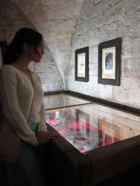 Hiii.. Pemain Negeri van Oranje Syuting di Museum Angker di Praha