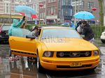 So Cool... Pose Chicco Jerikho di Ford Mustang Kuning