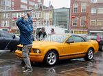 So Cool... Pose Chicco Jerikho di Ford Mustang Kuning