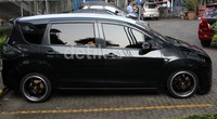 Aris menghabiskan kocek hingga Rp 12 juta buat memodifikasi Ertiga miliknya menjadi lebih keren.