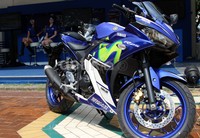 Harga yang ditawarkan ini lebih mahal sebesar Rp 600 ribu dari versi standar. Untuk R25 menjadi Rp 53,6 juta dan R15 Rp 30,1 juta.