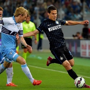 Hernanes Dua Gol, Inter Kalahkan Sembilan Pemain Lazio