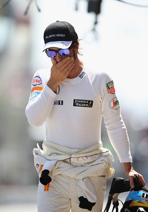 Mobil Nyaris Tabrak Kru Sendiri, Alonso Mengaku Jeri