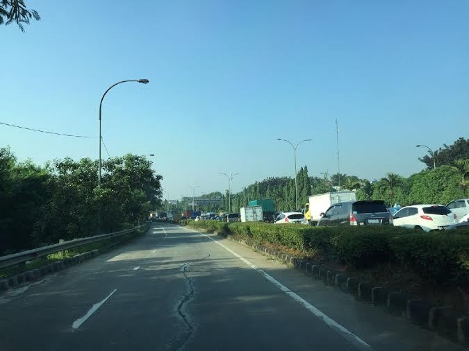 Macet Lagi, Macet Lagi di JORR, Ada Siapa yang Lewat?