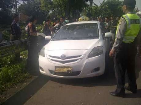 Polisi Bekuk Pelaku Perampasan Taksi Express di Blok M