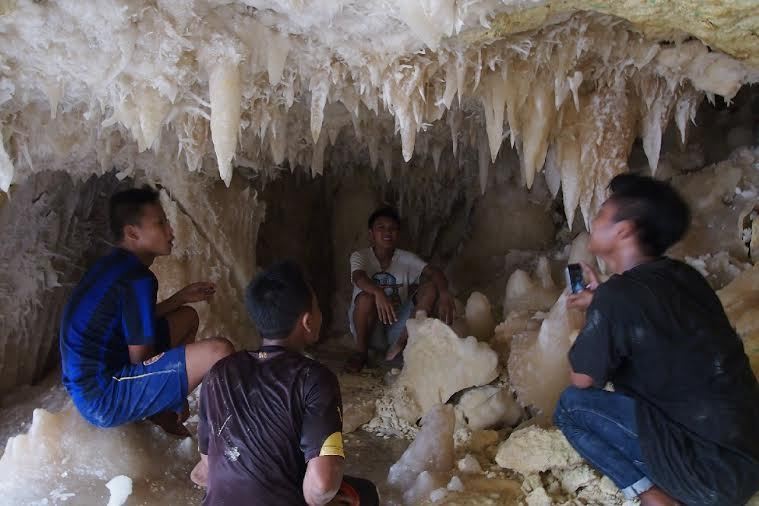 Gua Indah Menakjubkan Ditemukan di Tuban di Lokasi Galian Gua Indah Menakjubkan Ditemukan di Tuban di Lokasi Galian