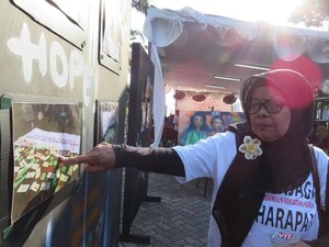 Saat Ibu Tua ini Mengenang Eten Karyana, Sang Penolong yang Jadi Korban Mei 98