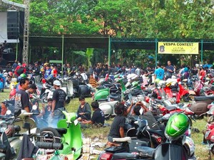 Banjir Motor Vespa di Sragen
