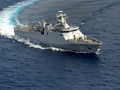 KRI Sultan Iskandar Muda Berlatih di Laut Mediterania
