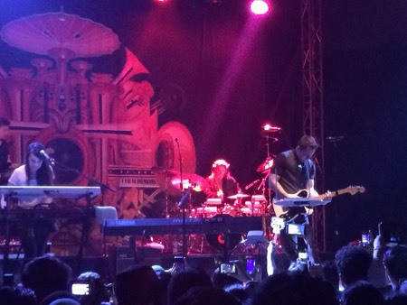 Konser Ke-3, Owl City Persembahkan untuk Penggemar dan Nasi Goreng