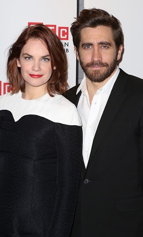 Kepergok Ciuman, Jake Gyllenhaal dan Ruth Wilson Pacaran?