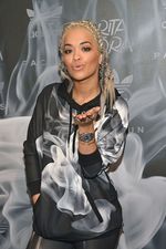 Mau Tiru Rambut Kepang ala Rita Ora Ini?