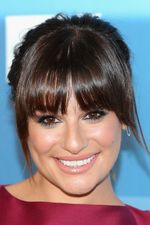 Lea Michele Pamer Kaki Jenjang