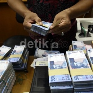 Apa Hukuman Buat Pegawai Bank yang Gelapkan Dana Nasabah?