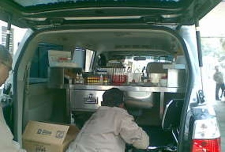 Bagaimana Tes Boraks Dilakukan? Yuk, Intip Mobil Keliling Balai POM Jakarta