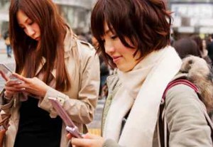 Pria Cenderung Kurang Percaya pada Foto Seksi di Situs Kencan Online
