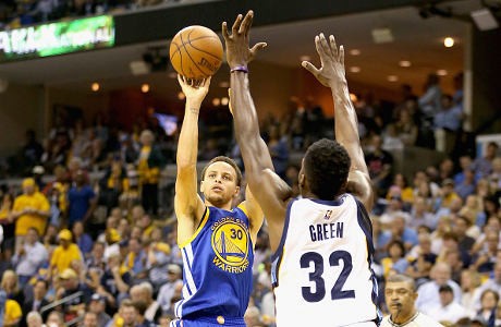 Jinakkan Grizzlies, Warriors Seimbangkan Kedudukan