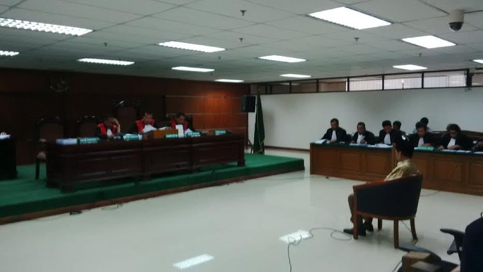 Menolak Disidang di Jakarta, Fuad Amin Ingin Diadili di Surabaya