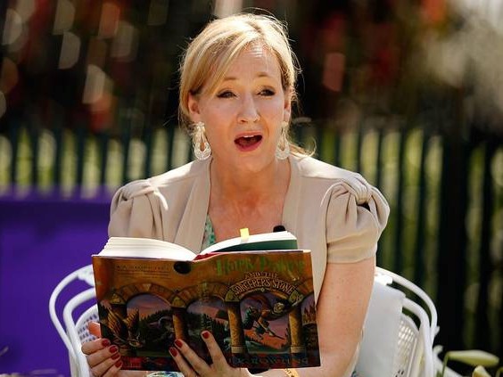 Ungkap Nama Lengkap Hantu Penyihir Mrytle, JK Rowling Kembali Diserang
