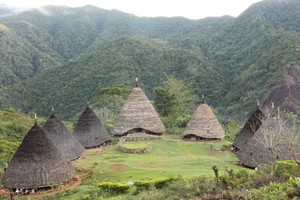8 Destinasi Keren untuk Petualangan Long Weekend di Flores (1)