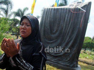 Peresmian Prasasti Mei 98 di TPU Pondok Rangon