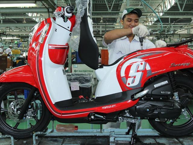 Honda Luncurkan Scoopy eSP
