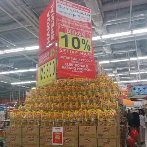 Ada Diskon 10%, Sembako Murah Diserbu Pengunjung Carrefour
