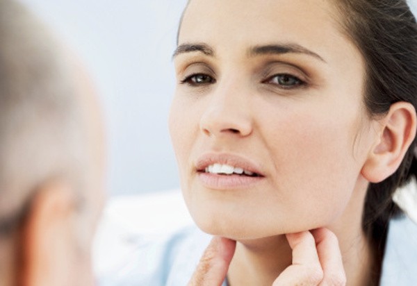 Serak dan Sakit Tenggorokan? 10 Makanan Ini Bisa Meringankan Rasa Sakit (2)